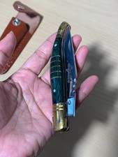 Couteau pliant Laguiole 440 avec étui cuir – manche vert décoré