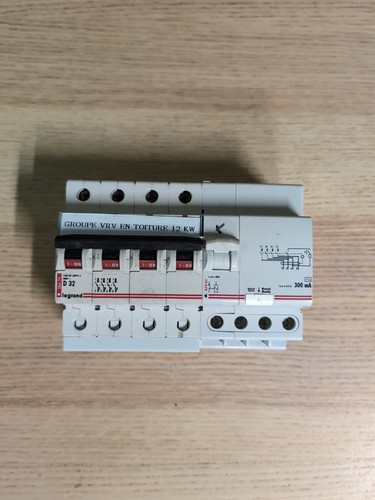 Disjoncteur 400v d32 - 400v, 4p