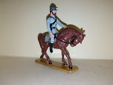 STARLUX western sécession