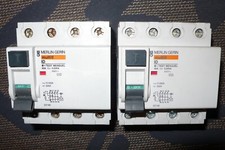 INTERRUPTEUR DIFFERENTIEL TETRAPOLAIRE 40A 30mA MERLIN GERIN TRIPHASE +N. 4POLES