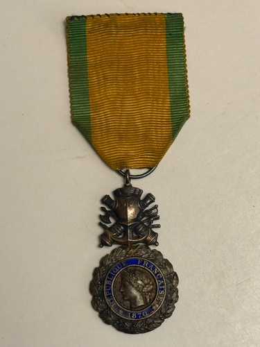 Ancienne médaille - ,