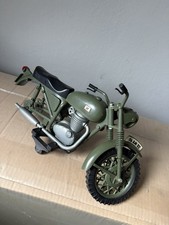 group action joe ceji Moto Incomplète 