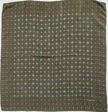 -Superbe Foulard  CHRISTIAN