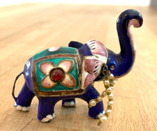Petit éléphant d’apparat ancien en porcelaine et émaux, TBE