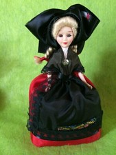 POUPEE  folklorique régionale