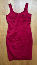 Robe rouge à bretelles - Un