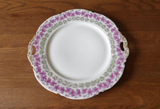 PLAT A GATEAU ANCIEN EN PORCELAINE DE LIMOGES BEAU DECOR DE VIOLETTES