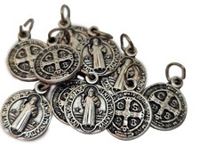 Lot lot vrac de 25 médailles