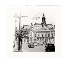 C191 Hôtel de ville, Tours 1955. Voitures Renault, Peugeot... Photo argentique