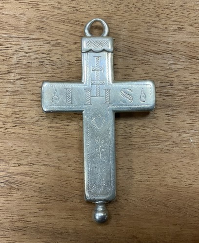 Très jolie croix - jolie,
