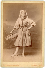 France, Sablaise en costume