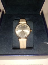 Montre Emporio Armani Femme .