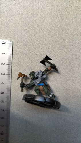 056 hatcheteer half orc - n°,