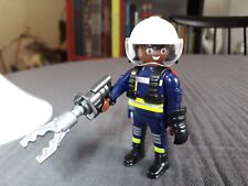 PLAYMOBIL 70734, Série 22 NEUF - Pompier N°4, avec lance à pince, accessoires
