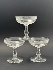 BACCARAT - Lot de 3 Coupes à Champagne en Cristal Gravé Modèle Fougères