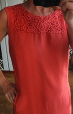 Robe CAROLL 40 sans manche haut guipure rose/corail