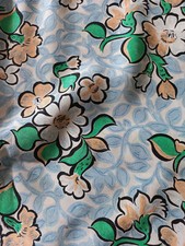 Tissu bleu motifs fleurs