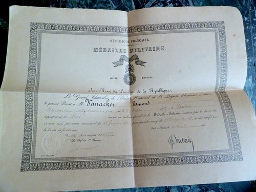 Diplôme médaille - -,