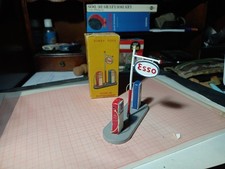 Dinky Toys France - Station service Esso Réf 49D poste ravitaillement essence