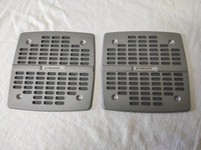 2 anciennes Grilles, caches