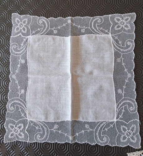 Napperon ancien broderie sur