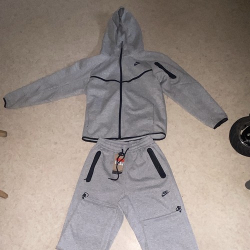 Nike tech ensemble