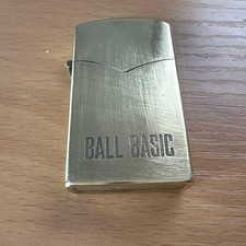 Briquet à tuyaux en métal