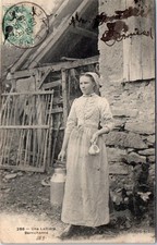 18 Une laitiere berrichonne.