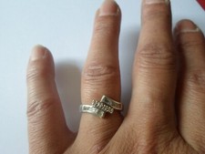 bague en argent massif, baguettes tranparentes et zirconiums, t. 55/56