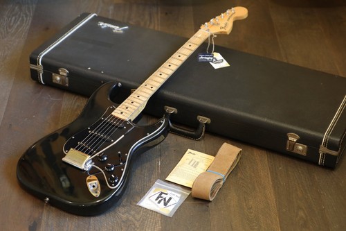 Vintage 1976 fender - vintage!,