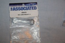 TEAM ASSOCIATED RC8  Cale de Triangle Inférieure AVT. A - 89035