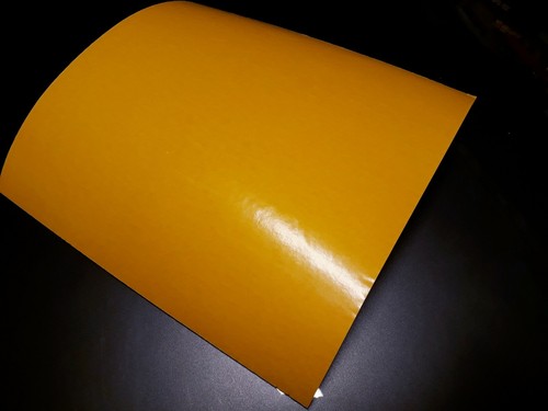 Mousse adhésive 630x440mm - mousse,