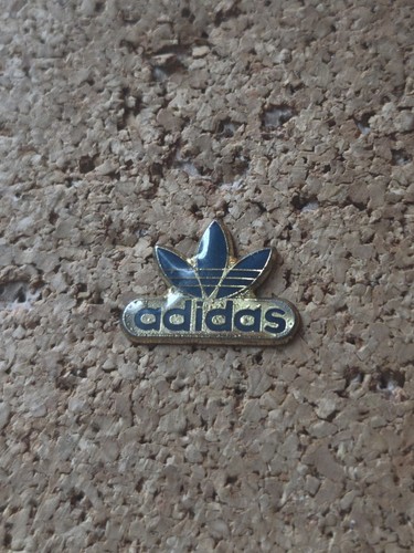 Pin adidas marque - pin's, outfit