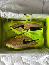 Crampons de football Nike