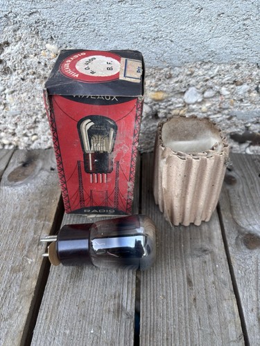 Ancienne lampe visseaux - ancienne,