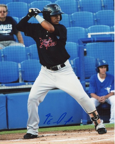 Thairo estrada signed 8x10 - estrada,