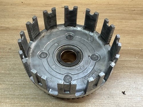 Une cloche embrayage piece - une,