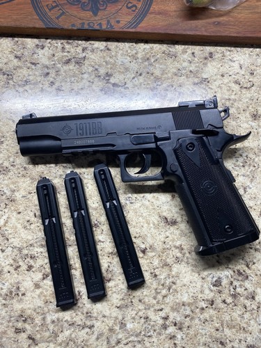 Crosmam 1911bb full size - size, co2