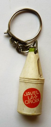 Porte cles figurine bouteille - figurine,