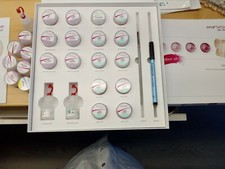 Coffret céramique dentaire NEUF (deux pots ouverts très peu servi)