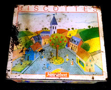 Ancienne Boite métal Biscottes Heudebert Décor village moulin paysans boulanger