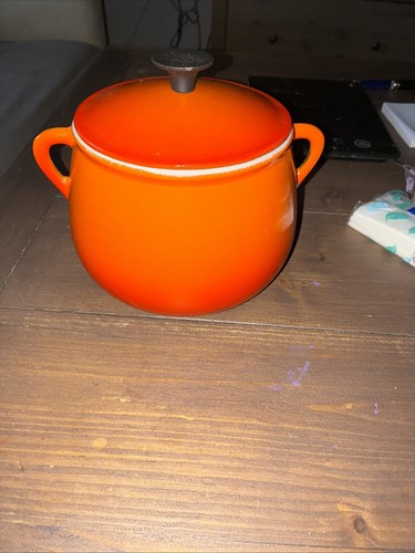 Petit chaudron marque - de, la