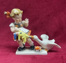 HUMMEL GOEBEL 3181 ANCIEN FIGURINE SUJET OIE FILLE ENFANT GERMANY ALLEMAGNE