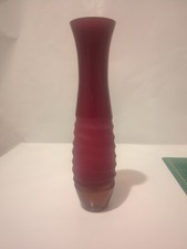 Vase en verre rouge villeroy &