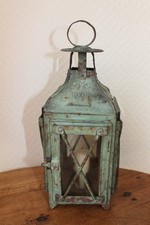 ancienne lanterne à bougie dans son état d'origine