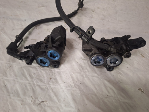 Etriers avant yamaha 1300 - etriers,