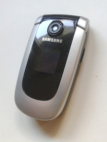 Téléphone portable clapet