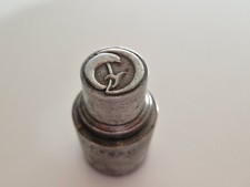 Coin frappe acier - en,