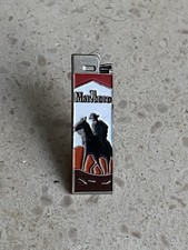 Pin’s Marlboro Briquet ••