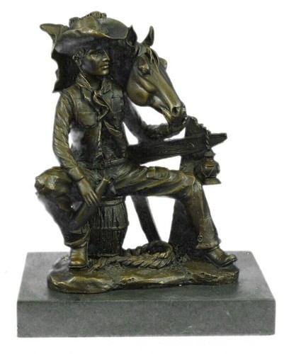 Sculpture bronze fisher - en,